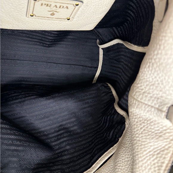 PRADA PEBBLED LARGE SHOULDER BAG/CROSSBODY - Picture 7 of 10